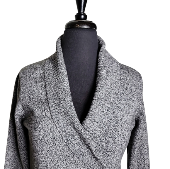 Dressbarn v neck fold over collar faux wrap gray sweater size small - Picture 3 of 8